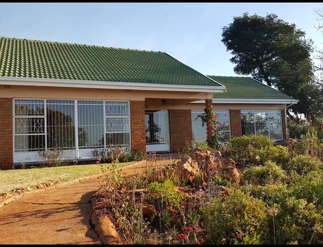 4 bed property to rent in WILRO PARK